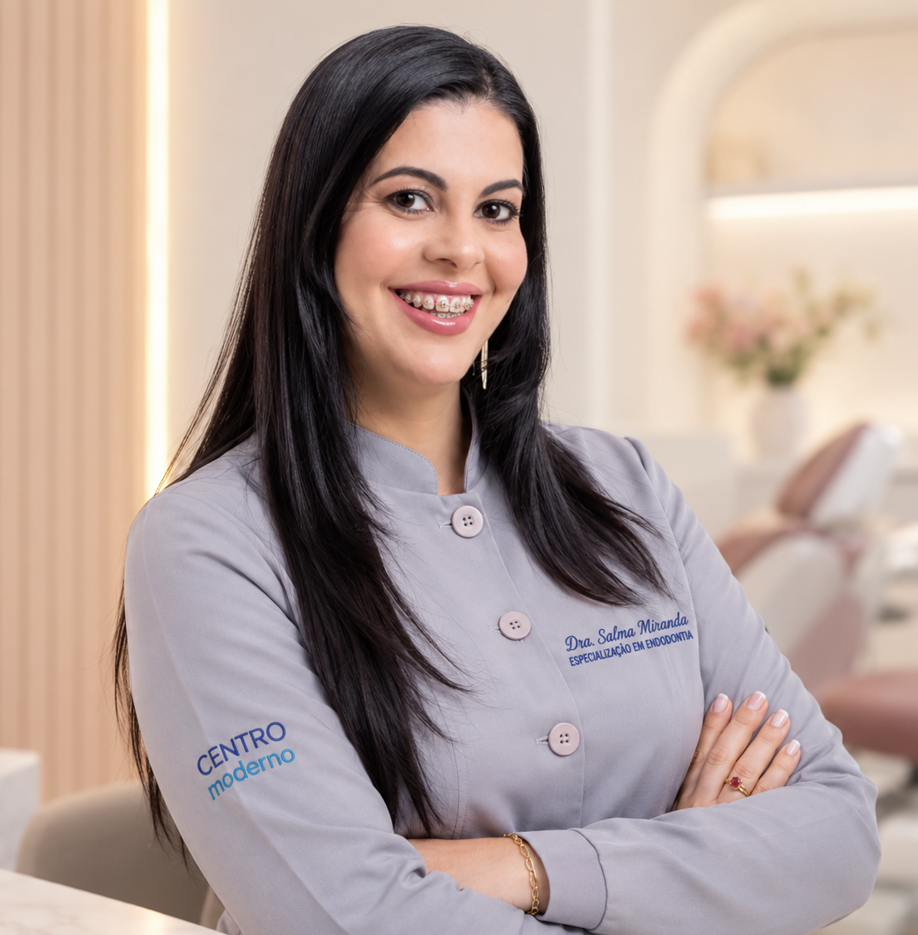 Dra. Salma Miranda, cirurgiã-dentista da Essence